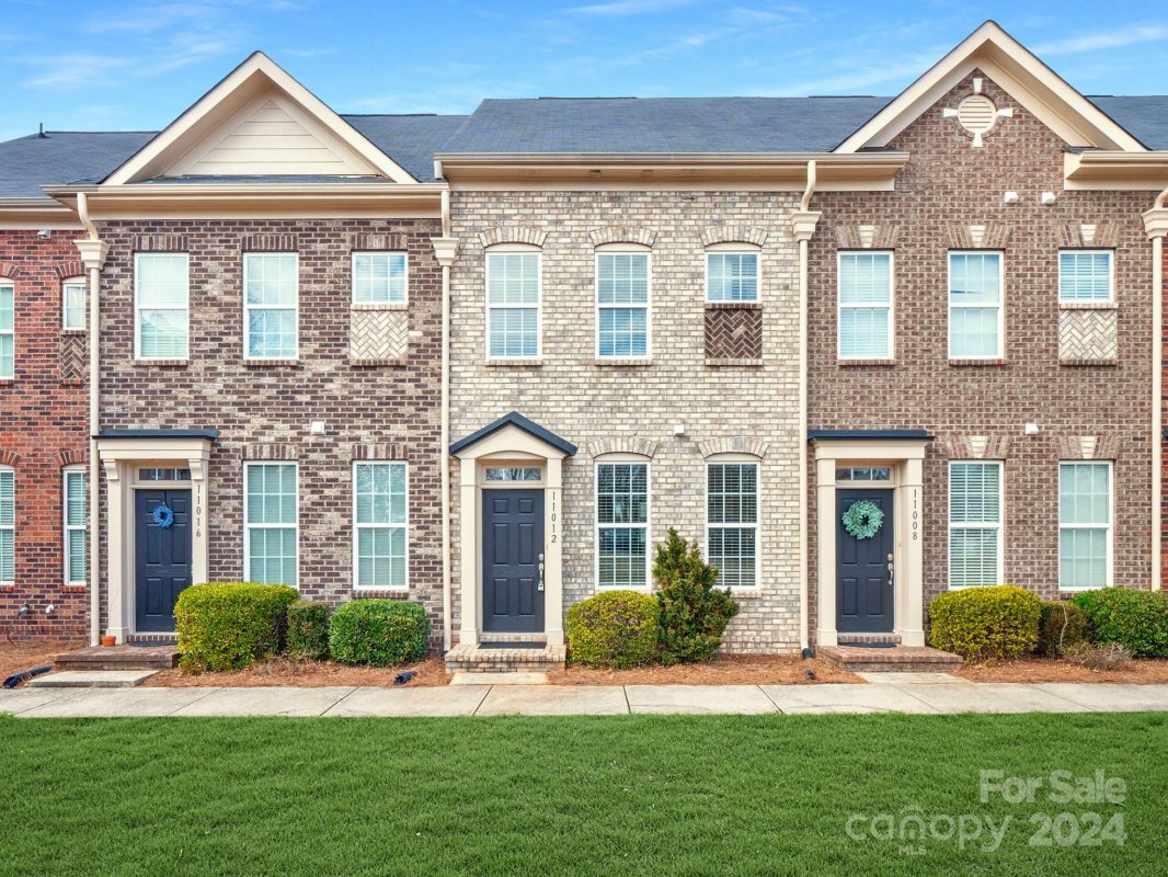 11012 Cedar Walk Lane