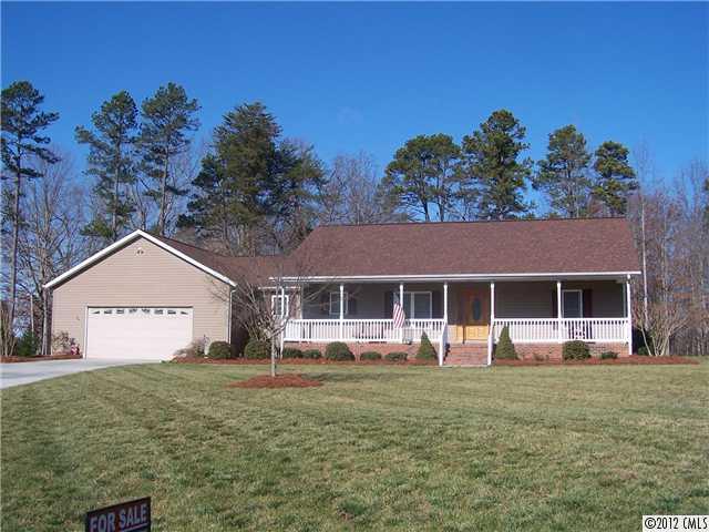 160 Three Oaks Lane