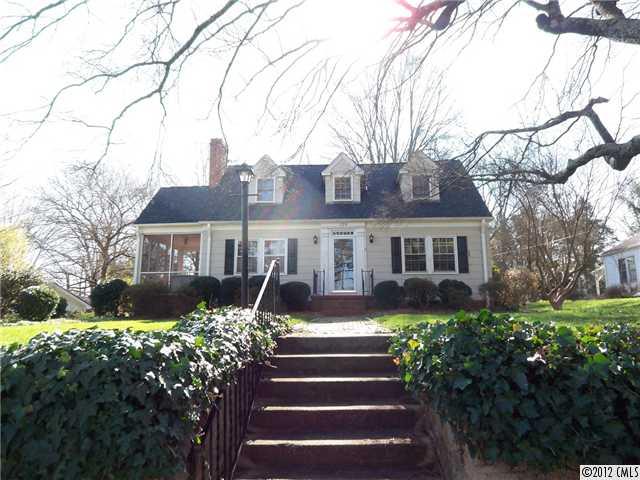 128 Se Hillcrest Avenue