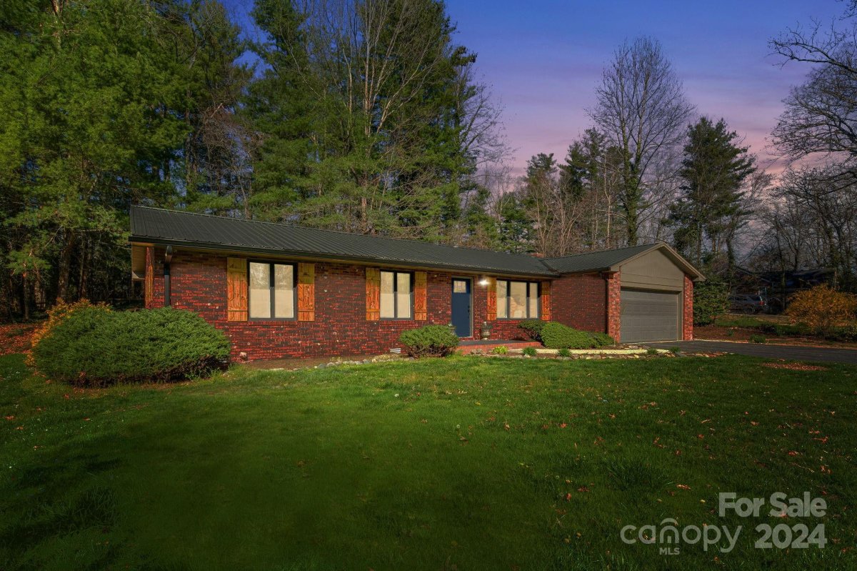 36 S Greenwood Forest Drive