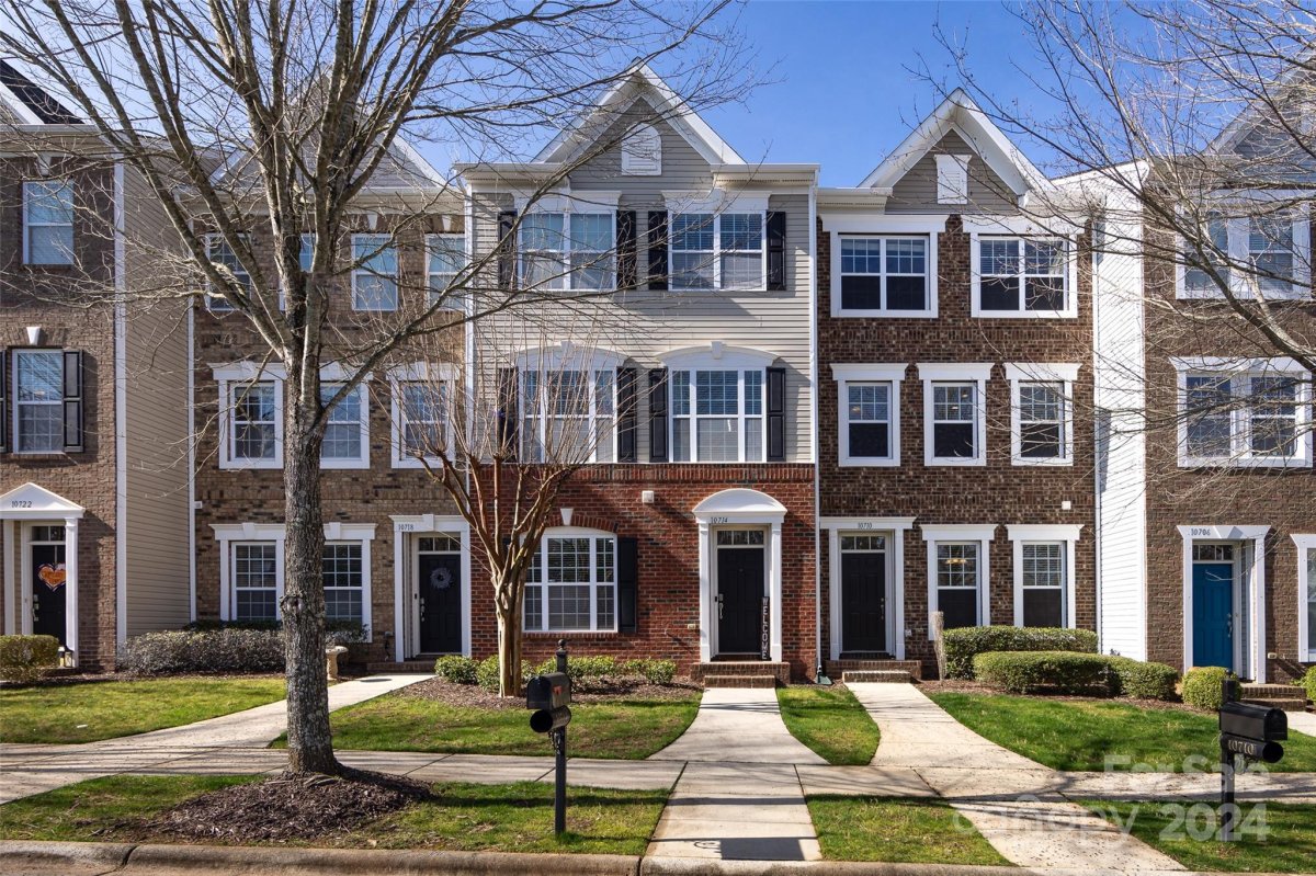 10714 Kemptown Square Square