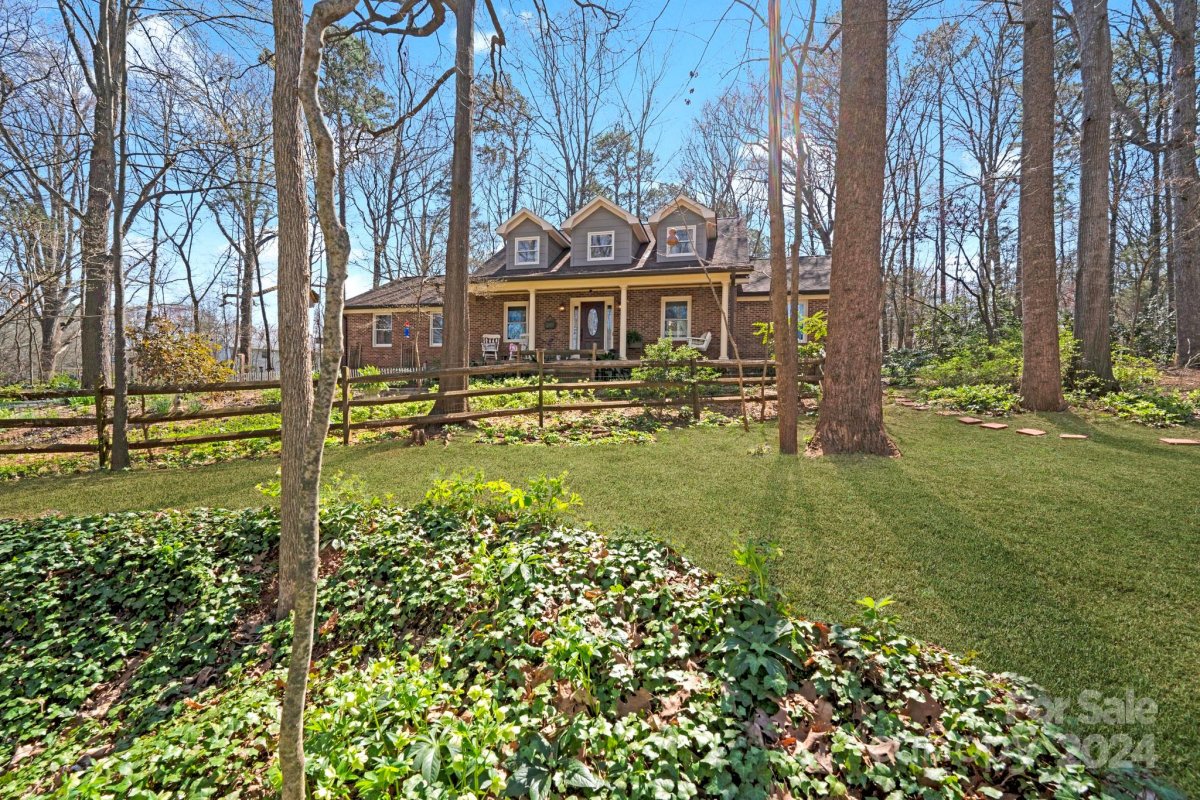 1590 Nw Chatham Court