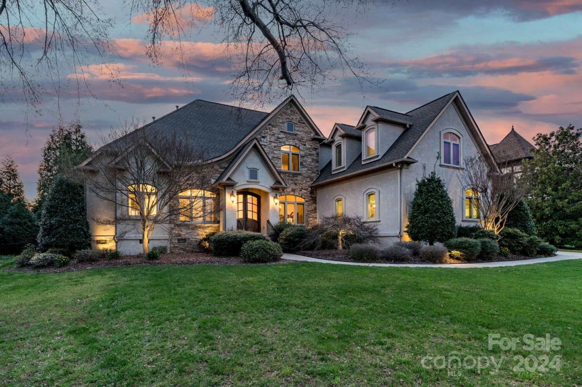 1404 Lookout Circle