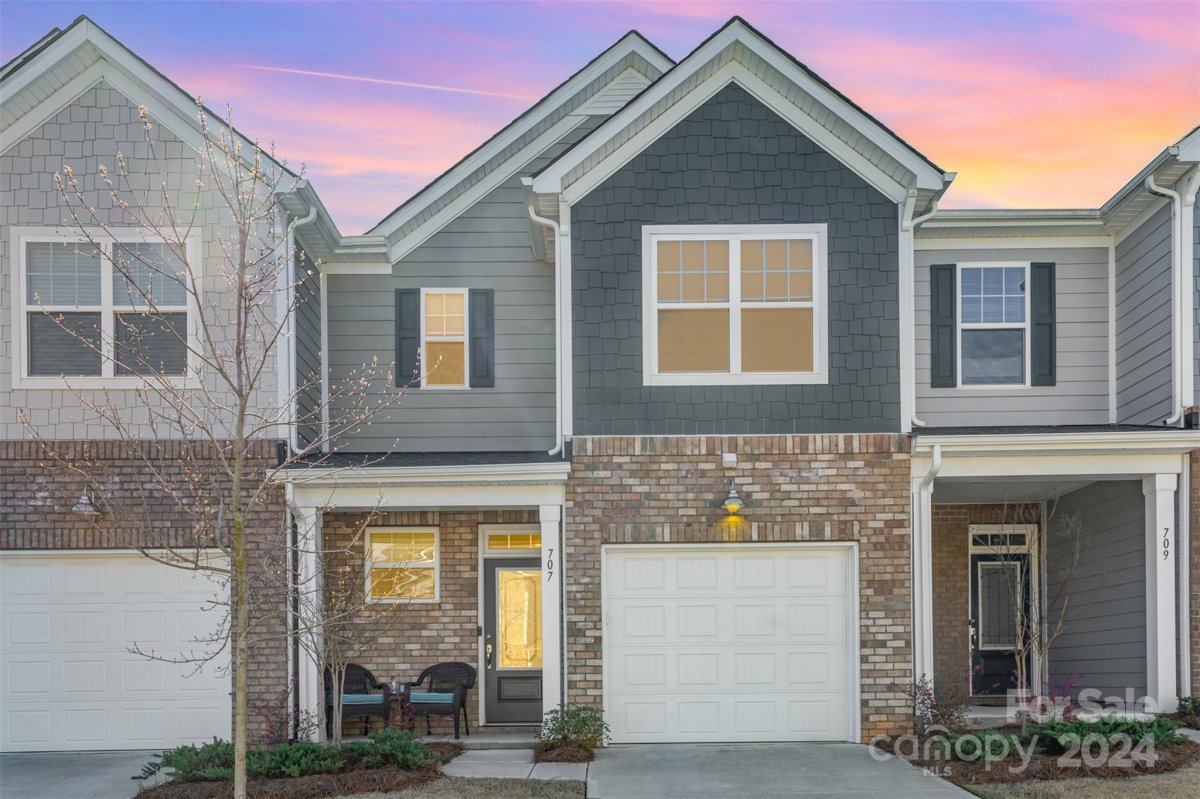 707 Still Oak Trail