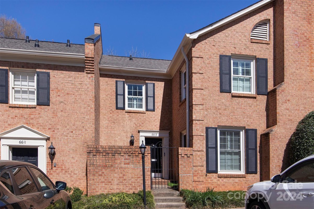 6613 Bunker Hill Circle