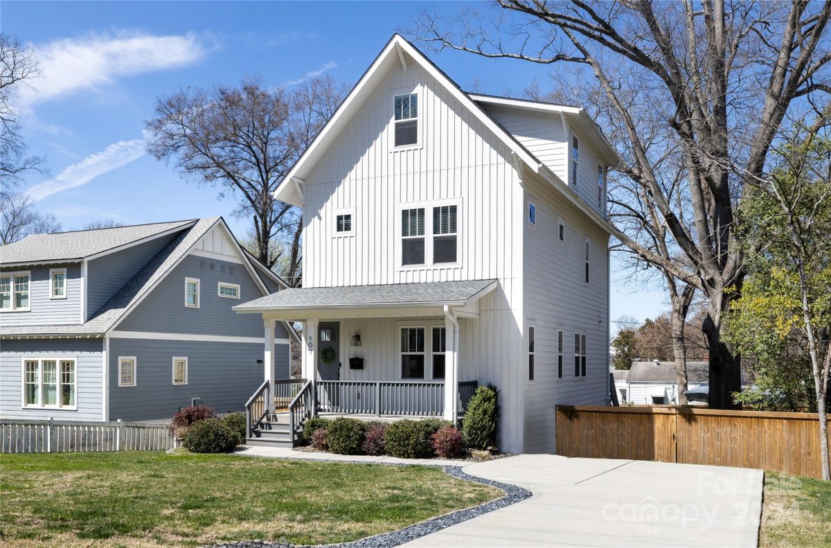 107 N Gardner Avenue