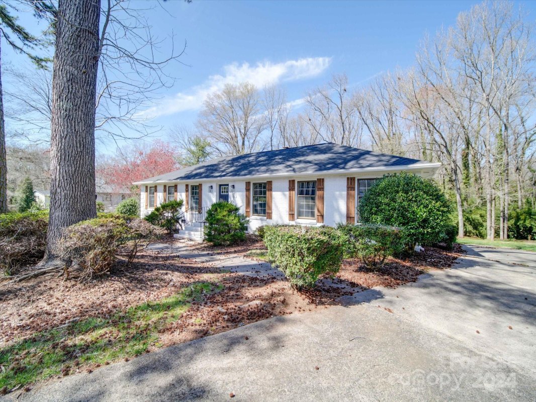 6015 Doncaster Drive