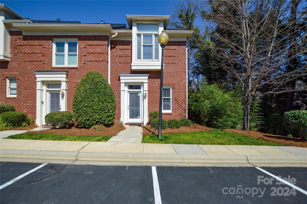 2565 Dilworth Heights Lane