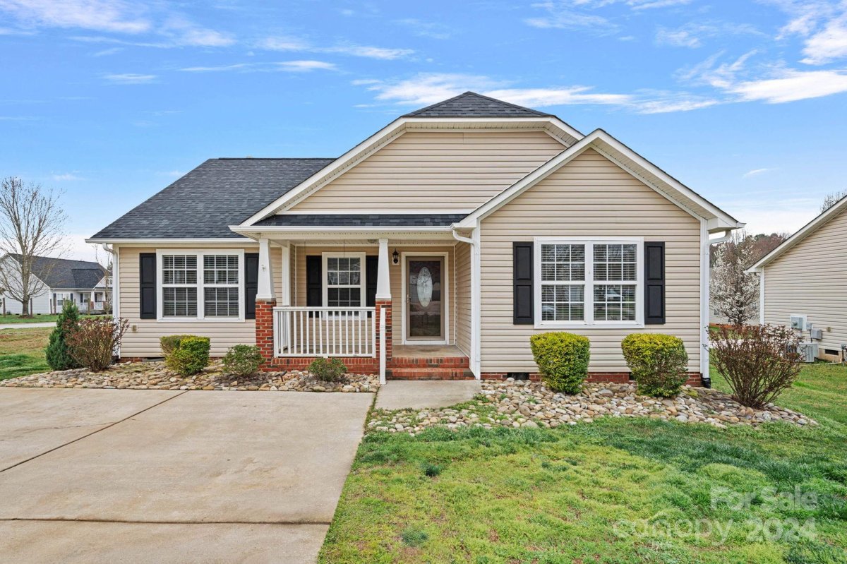 2090 Mallard Creek Drive