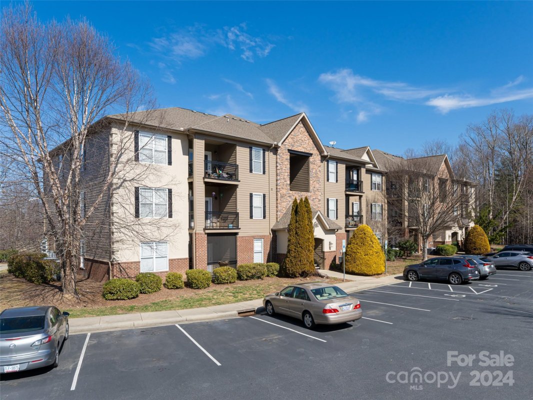 202 Brickton Village Circle 304