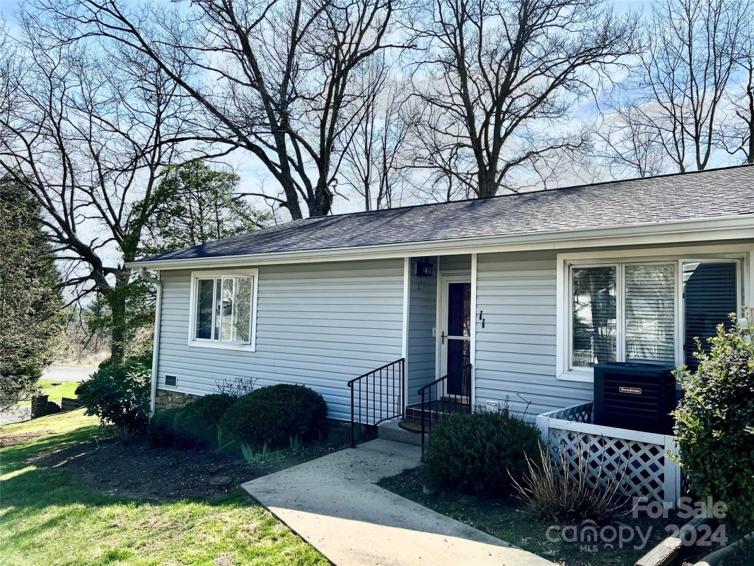 11 Hollybrook Drive
