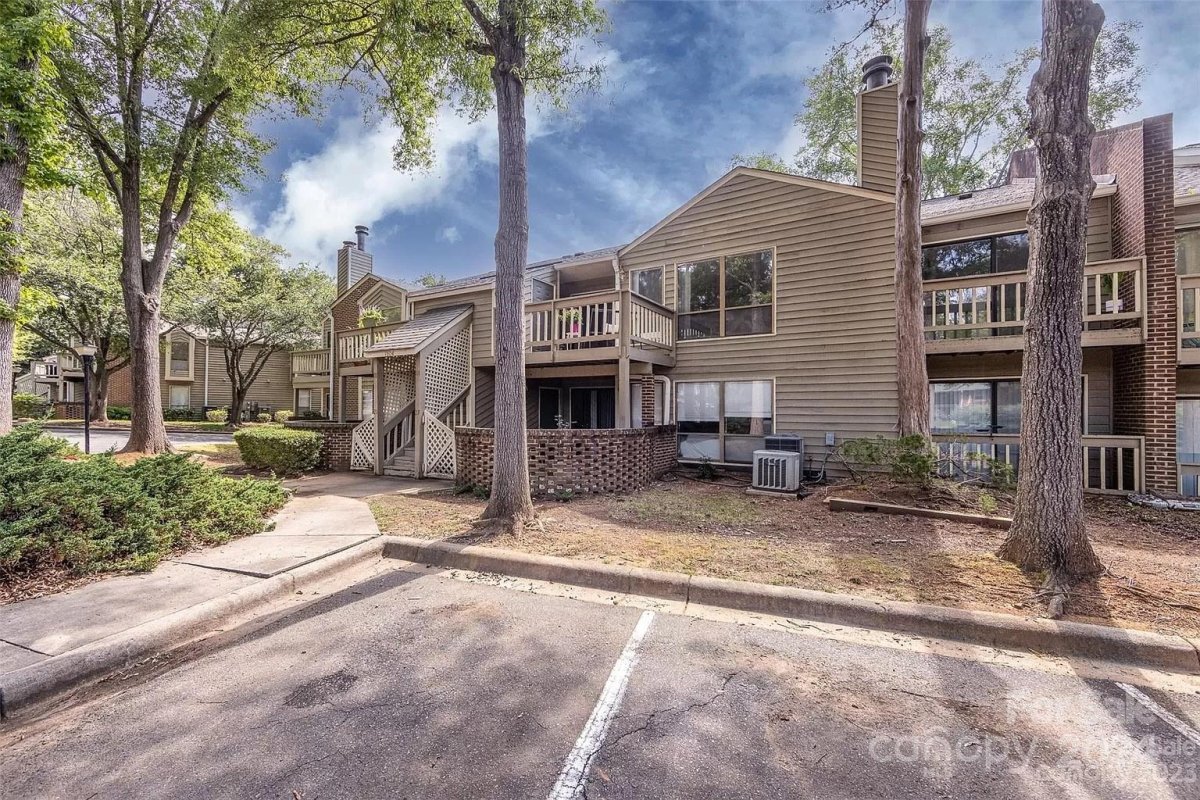 1604 Sharon Road 28
