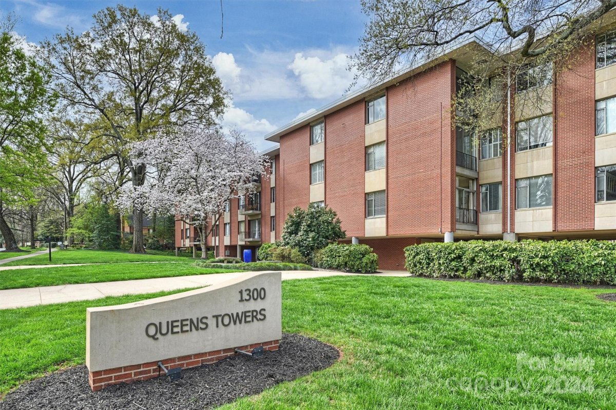 1300 Queens Road 317