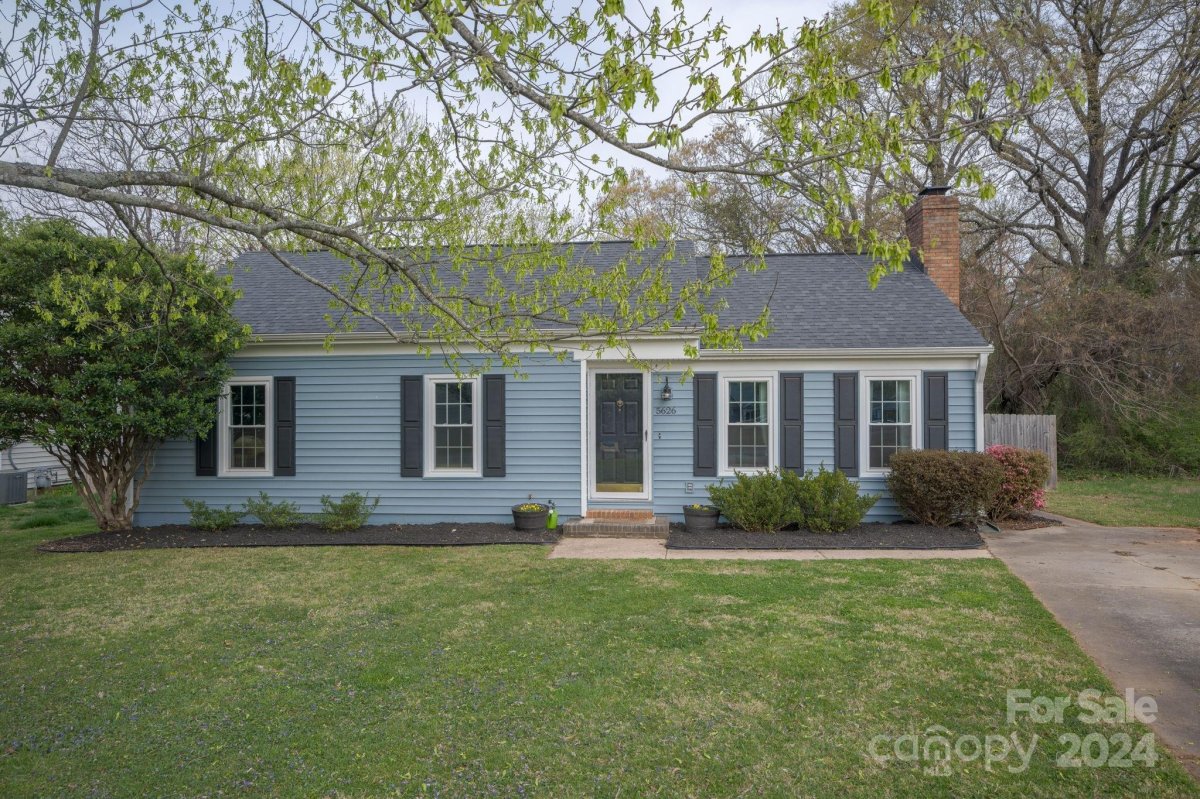 5626 Carved Oak Circle