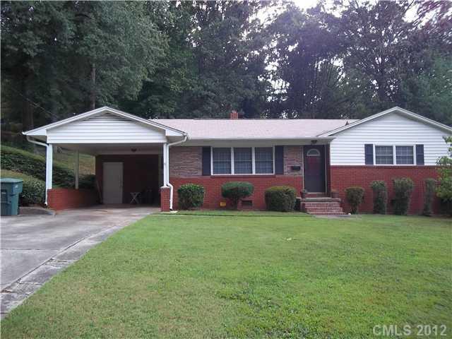 813 Paramount Circle
