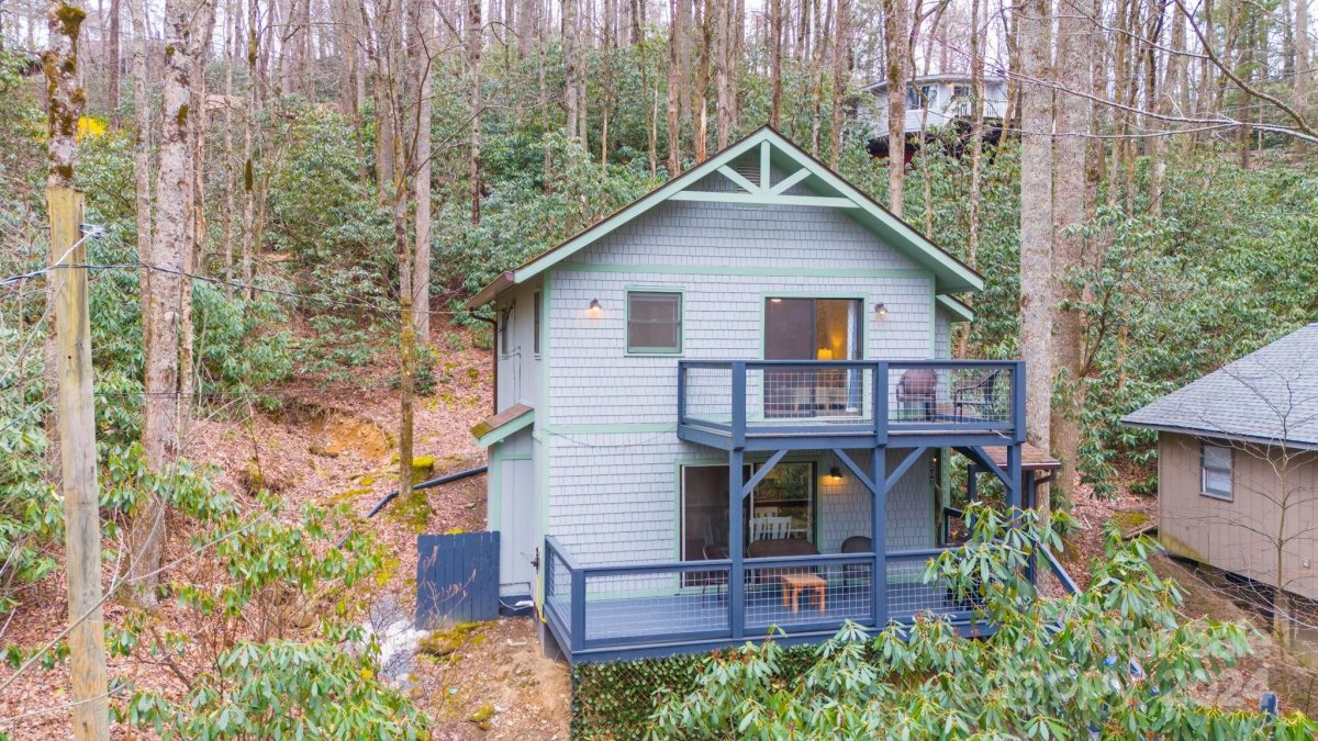 207 Hemlock Road