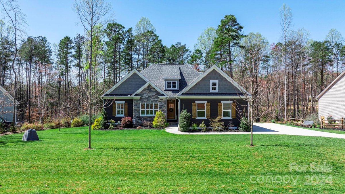 4537 N Wynswept Drive