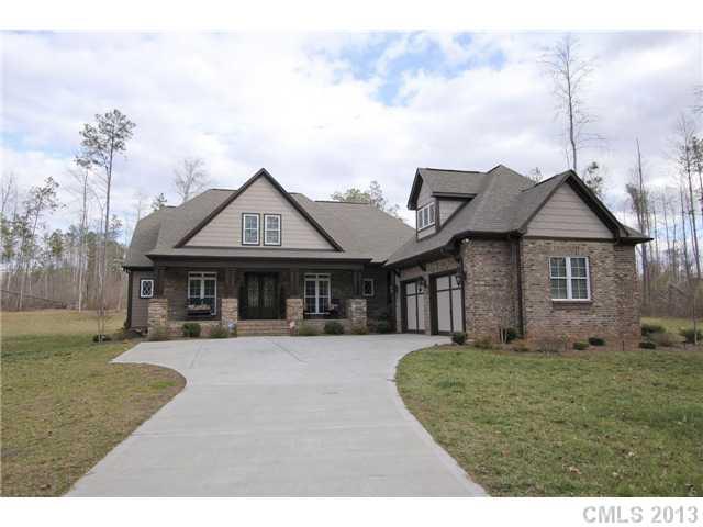 2712 Lakefront Drive