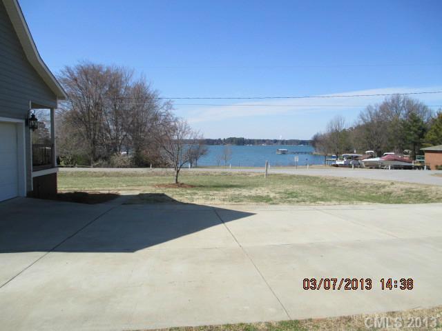 285 Lakeshore Drive 27