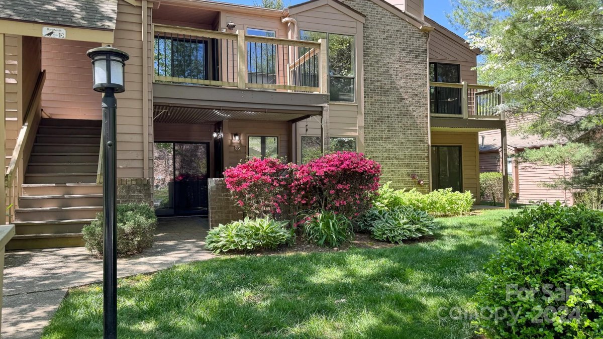 35 Ravencroft Lane