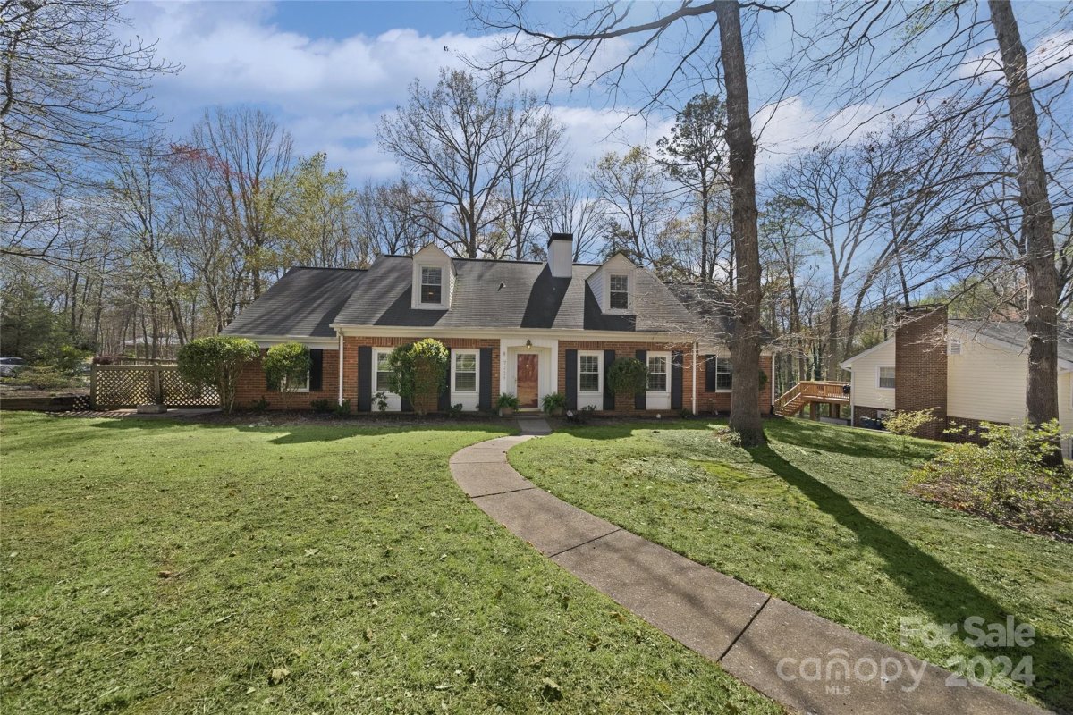 7228 Lake Drive