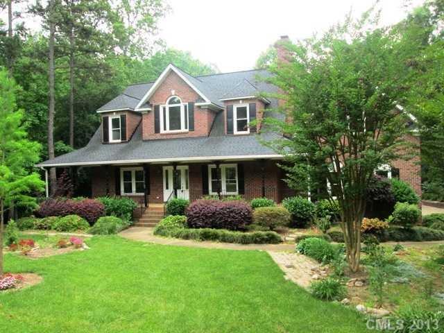 6828 Hollow Oak Drive