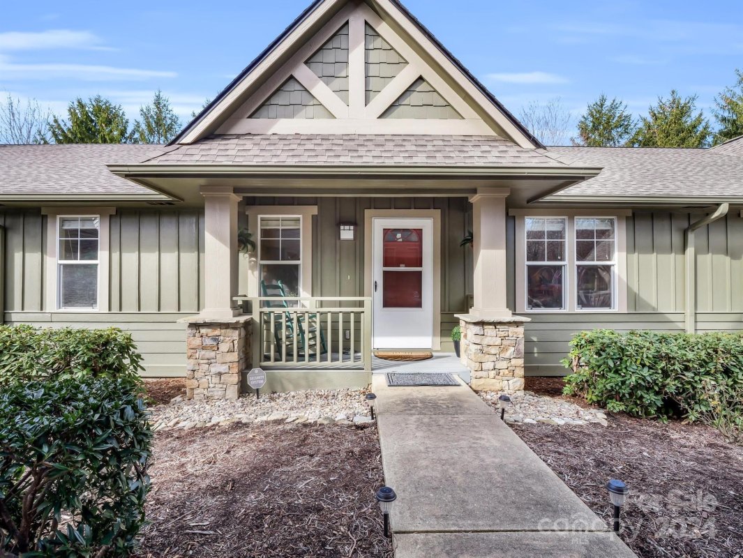 302 Fox Den Court