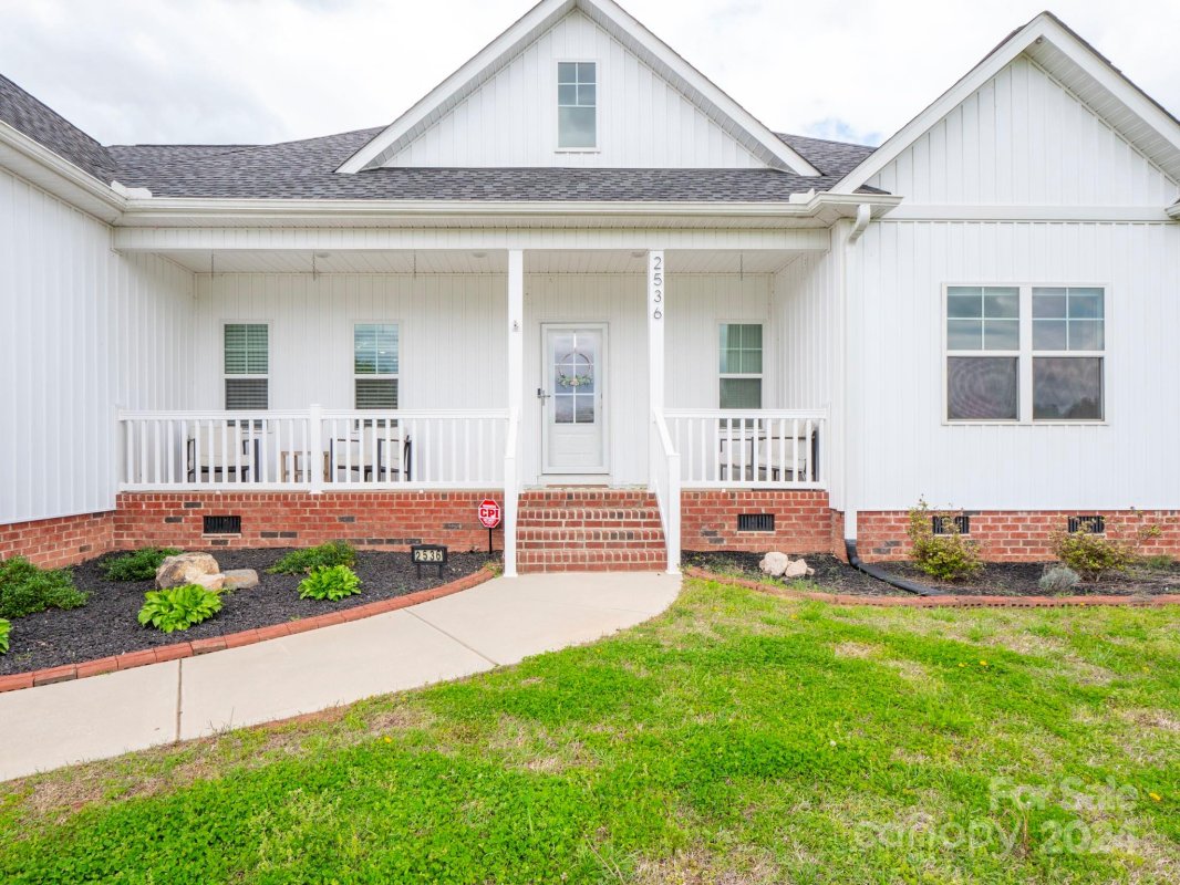 2536 Moon Creek Lane
