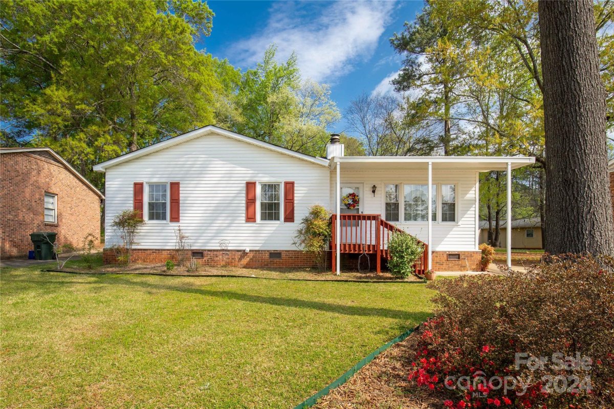 922 Rolling Green Drive