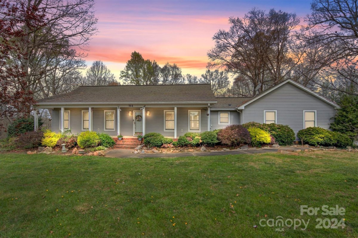 711 Spring Pointe Drive
