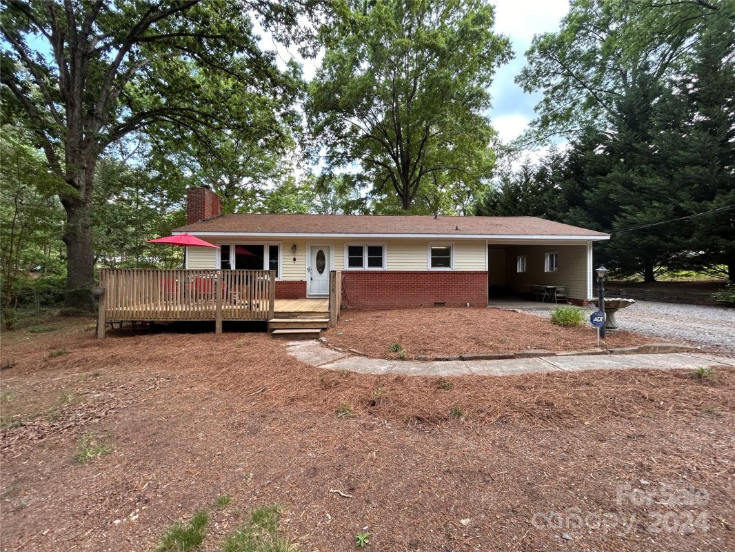 2116 Woodcroft Lane