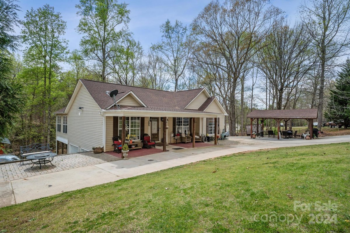 207 Olde Coach Lane