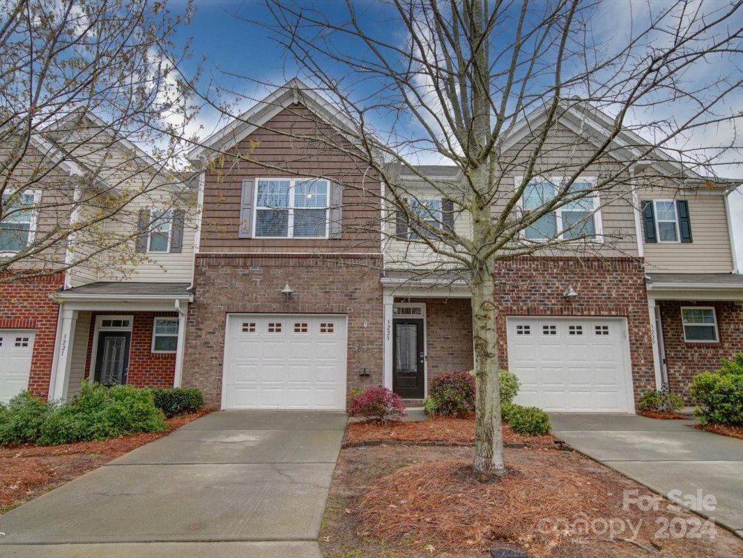 3225 Yarmouth Lane