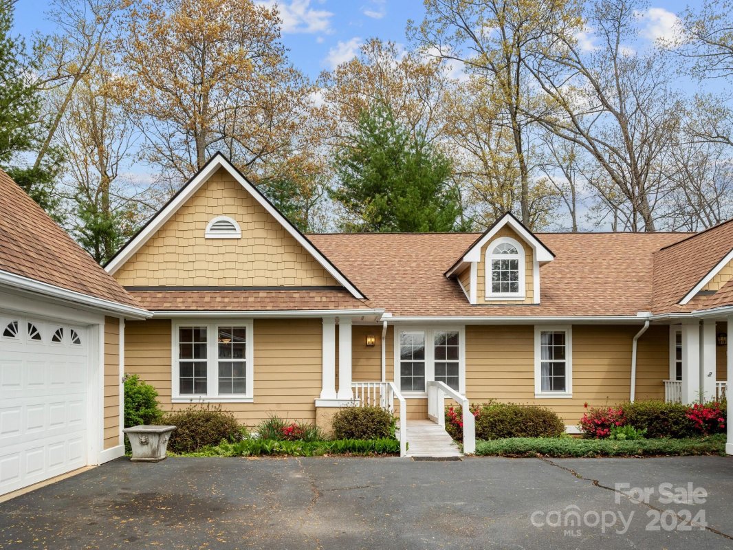701 Woodlea Court
