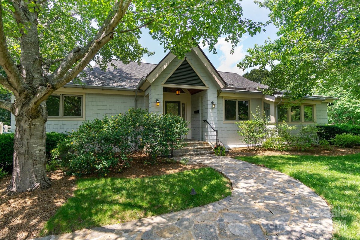 201 Eastmoor Drive