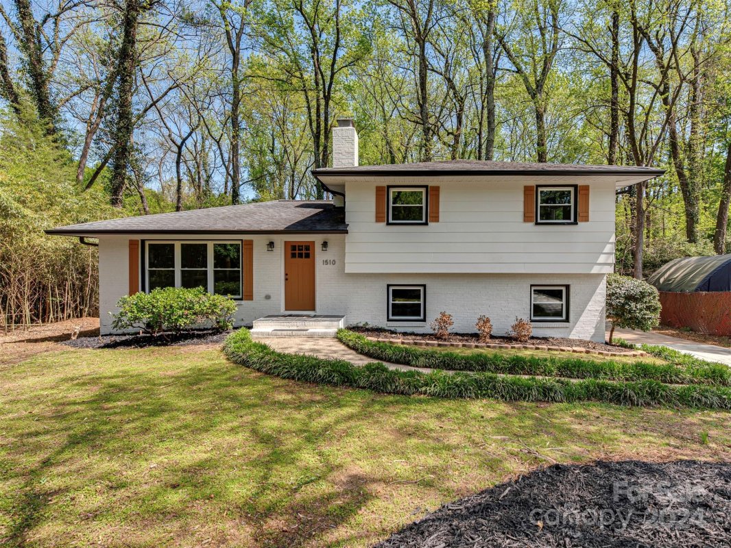 1510 Ormsby Court