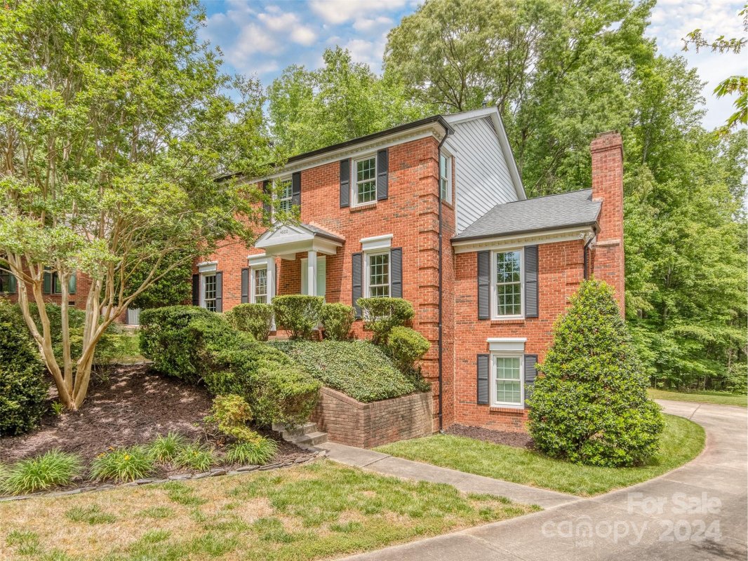 4800 Hickory Glen Drive
