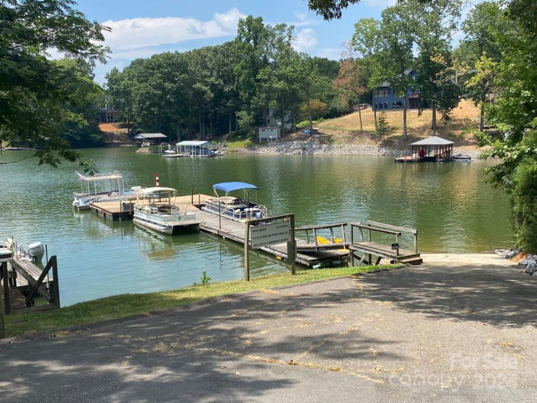 203 Spring Shore Road