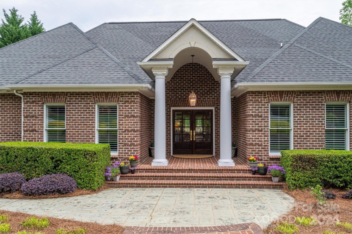 404 Maymont Drive 8