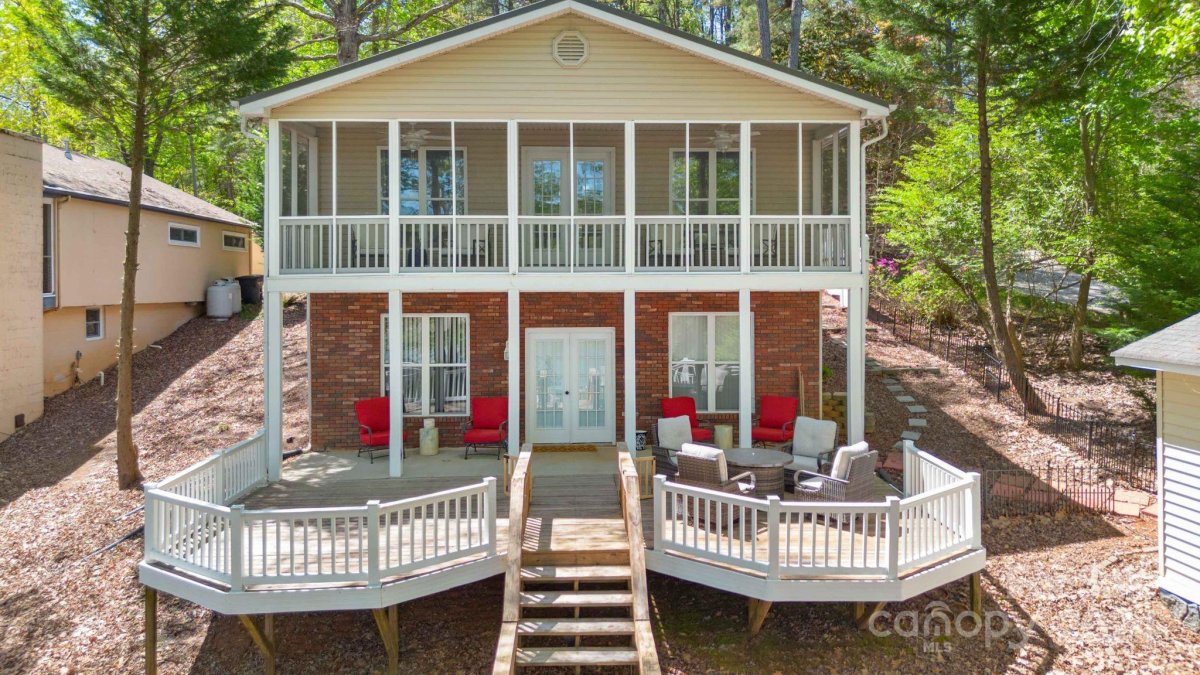 544 Deerfield Road