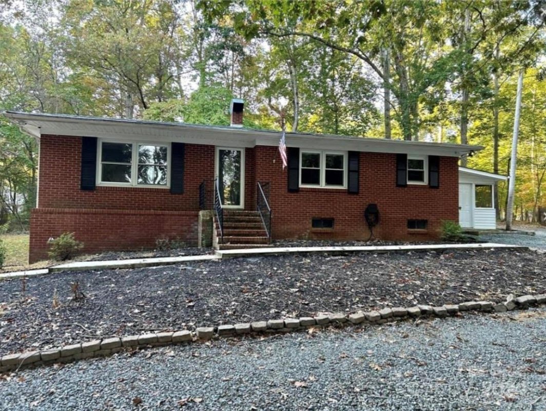 301 Crestview Drive