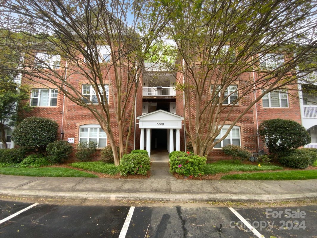 5601 Fairview Road