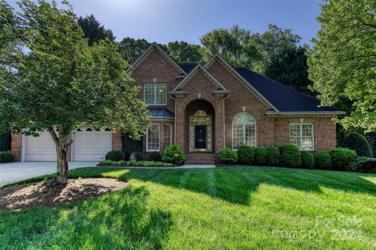 729 Hanna Woods Drive