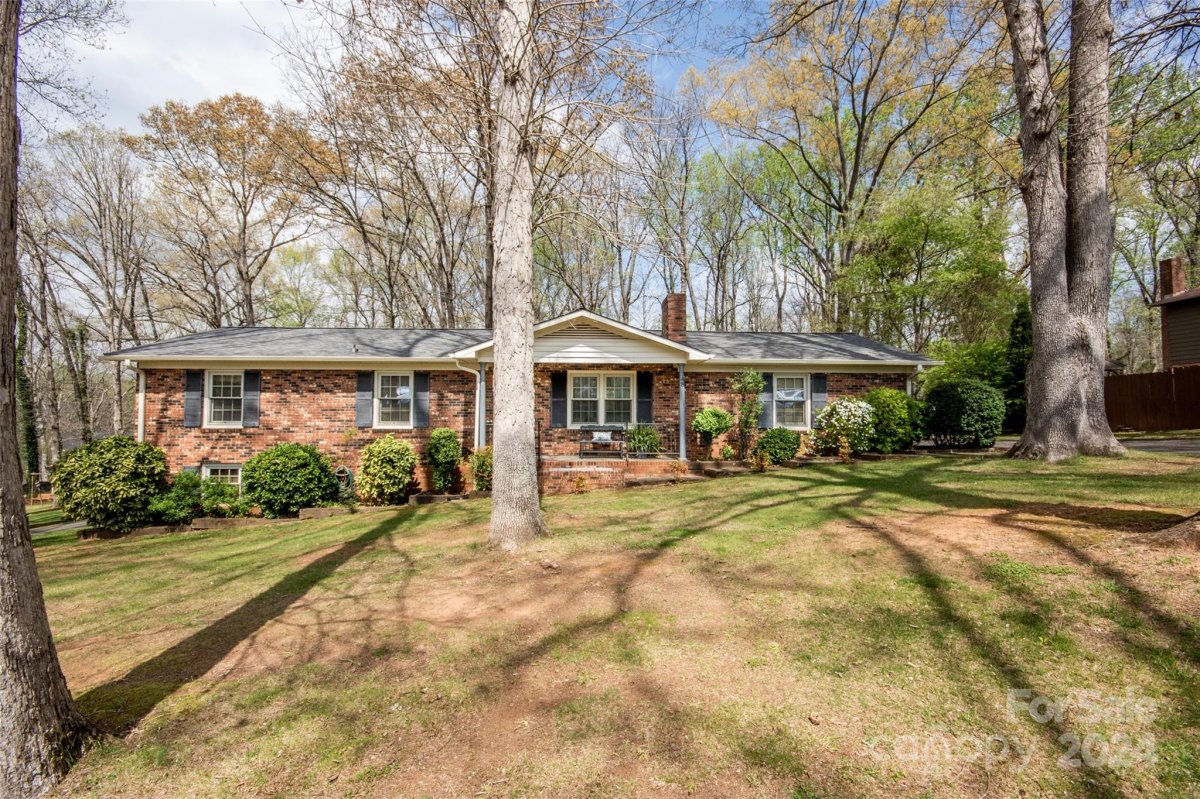 748 Crestridge Road