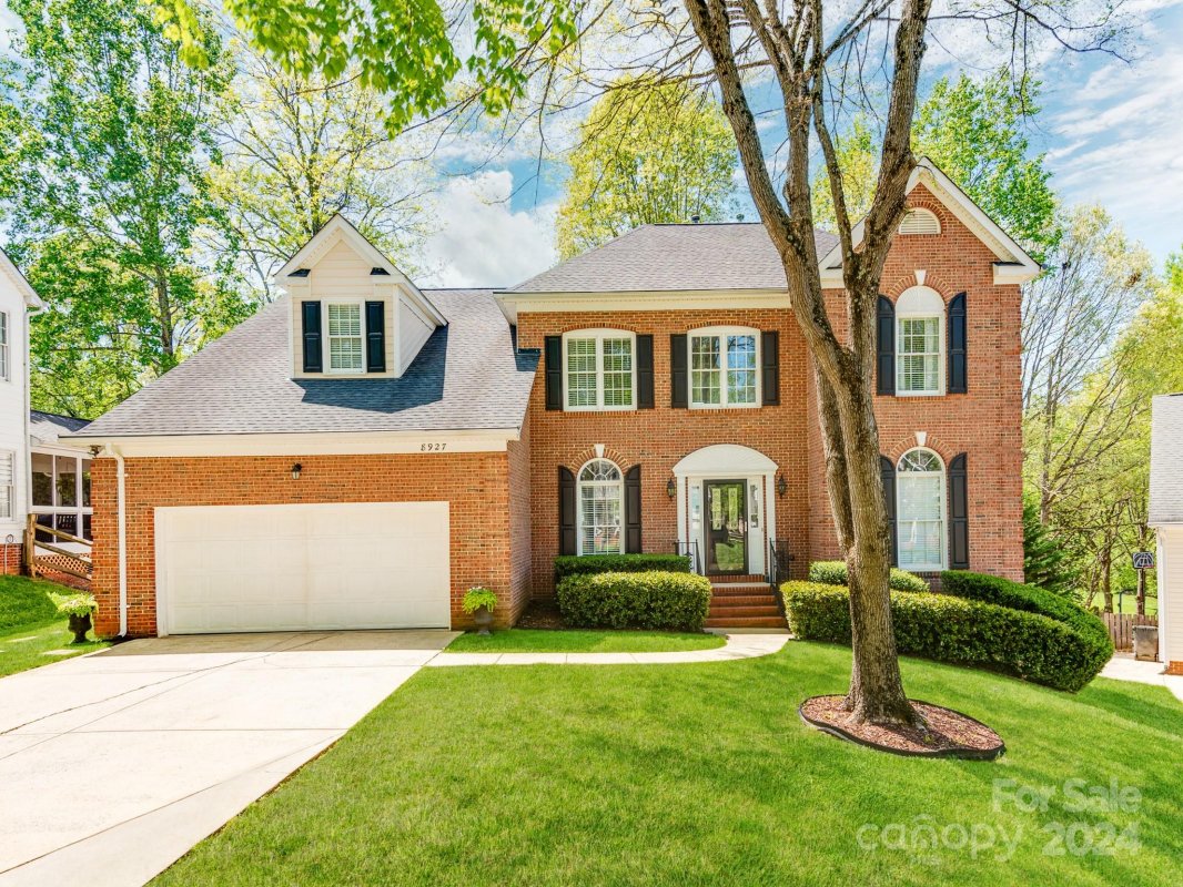 8927 Glade Court