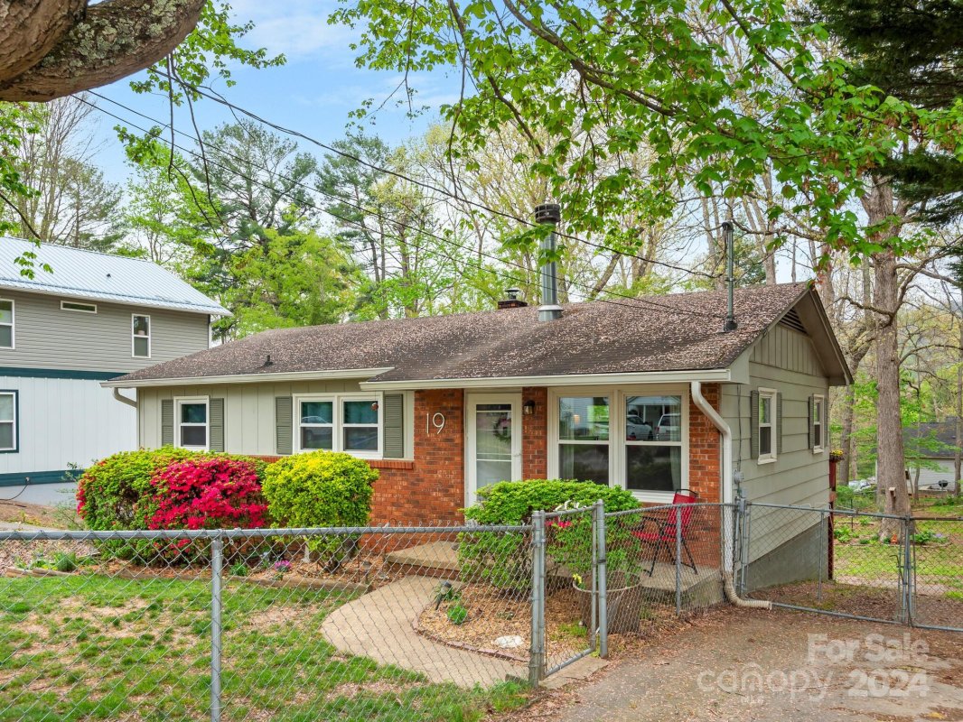 19 Evergreen Avenue