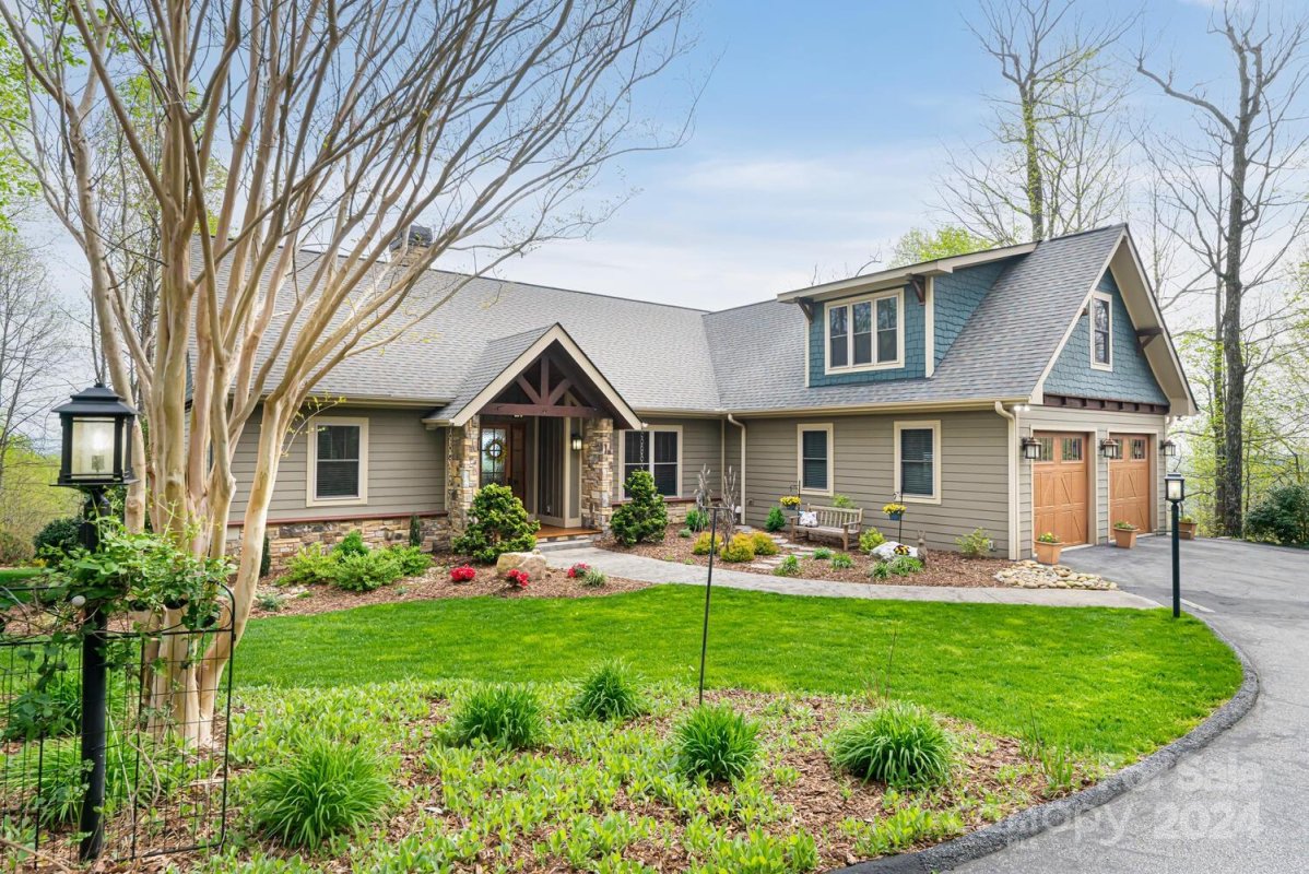 558 Falkirk Way