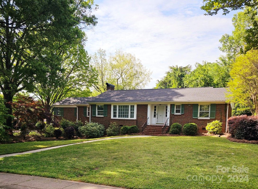 727 Hillside Avenue