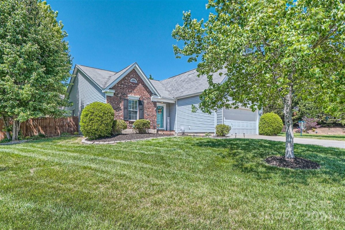 112 Crest Oak Lane