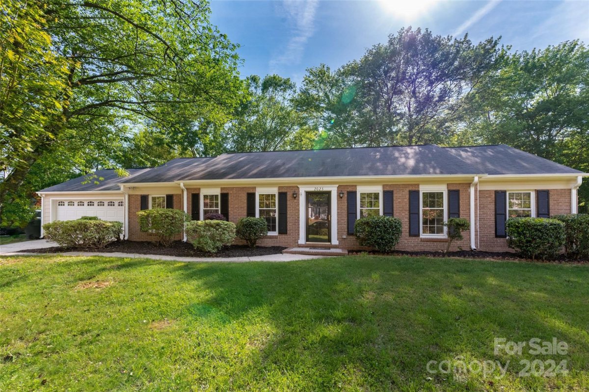 2023 Glouchester Circle